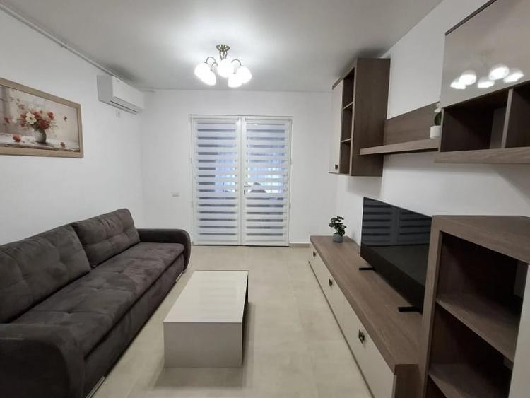 Apartament cu 2 camere decomandat, mobilat în Apărătorii Patriei