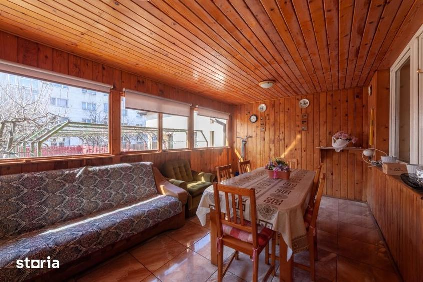 Casă cu 10 camere cu Teren 350 Mp în Exercițiu
