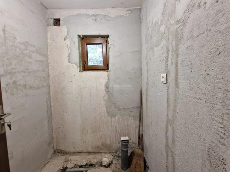 Casă cu Teren 4770 Mp în Central