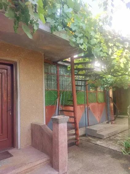 Casă cu 5 camere cu Teren 365 Mp în Central