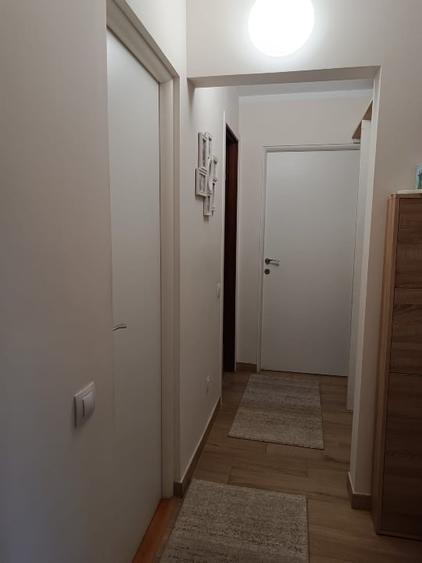 Apartament cu 3 camere decomandat, mobilat în Aradului