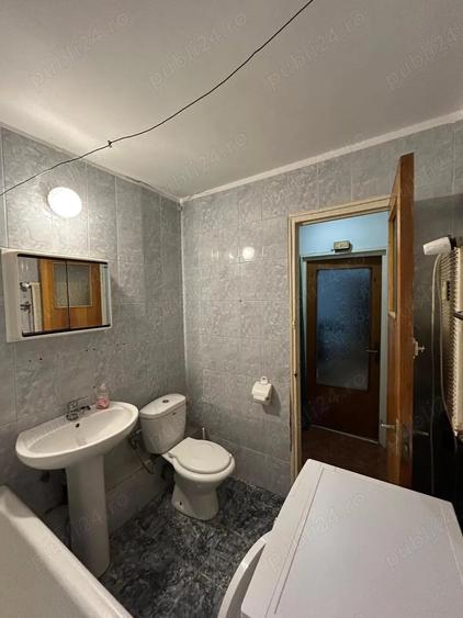 Apartament cu 3 camere semidecomandat în Pantelimon