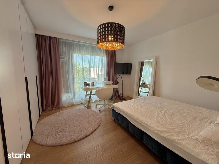Casă cu 7 camere cu Teren 466 Mp în Central