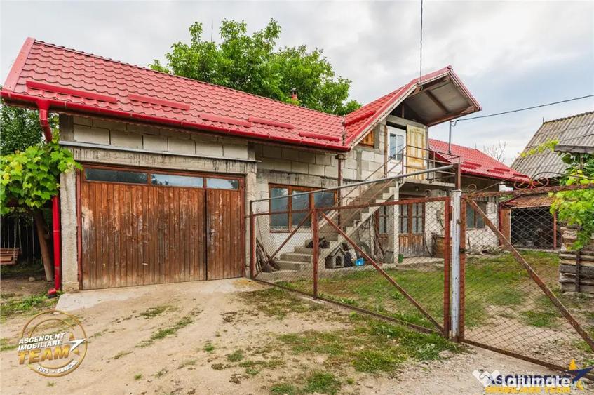Casă cu 3 camere cu Teren 1123 Mp în Lunga