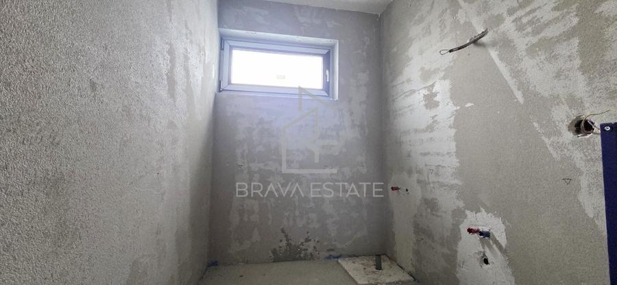 Apartament cu 2 camere semidecomandat în Mărăști