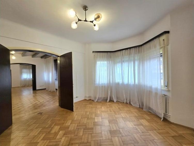 Apartament cu 8 camere în Dorobanți