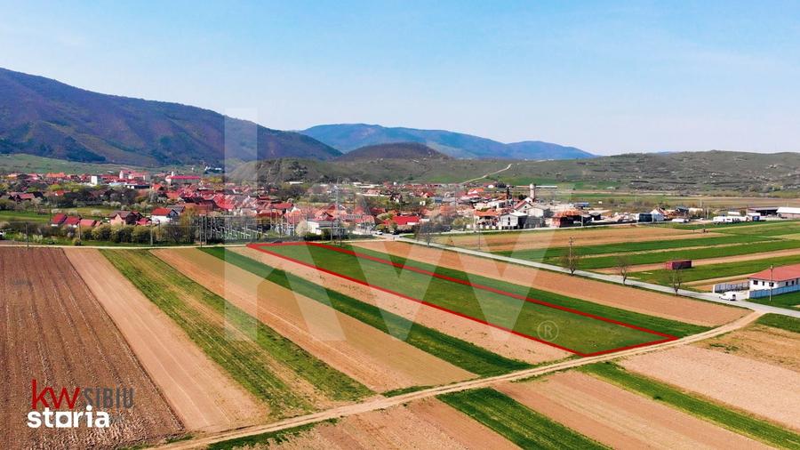 Teren de 2491 mp, în Orlat