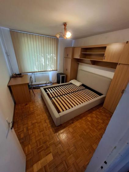 Dau in chirie apartament cu 2 camere zona podul Decebal - 4