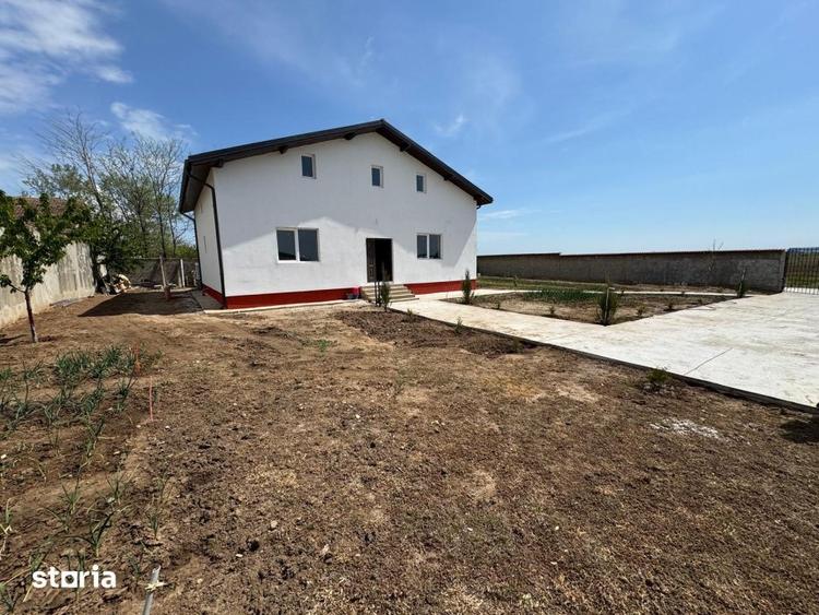 Casă cu 7 camere cu Teren 1062 Mp în Ghercești