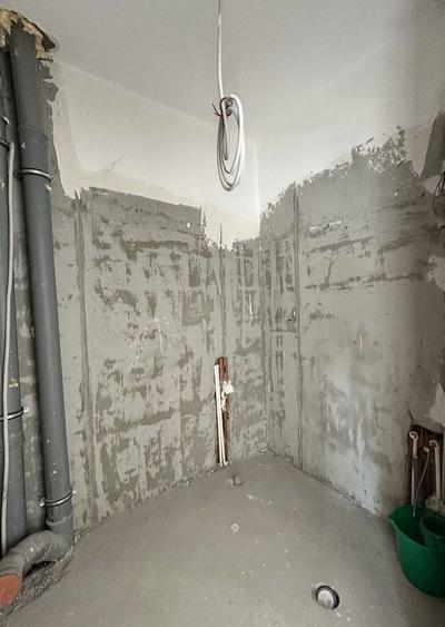 Apartament cu 3 camere decomandat în Aviației