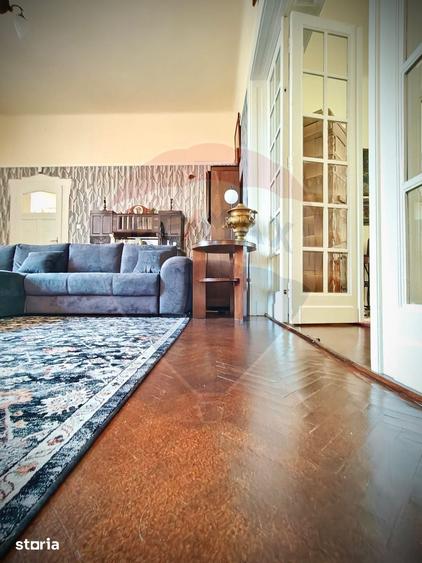 Casă cu 5 camere cu Teren 932 Mp în Ultracentral