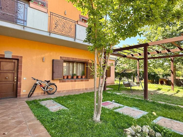 Casă cu 1 camere cu Teren 674 Mp în Faleza Nord