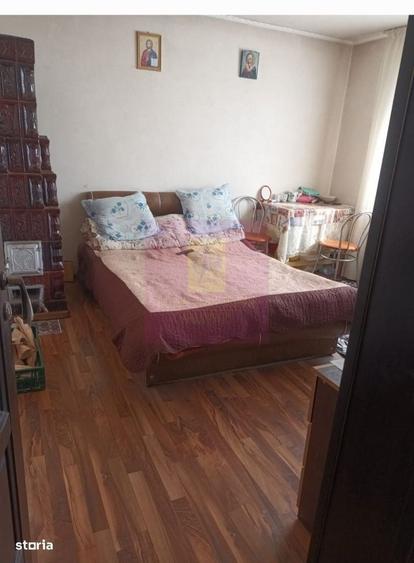 Casă cu 4 camere în Vărăști