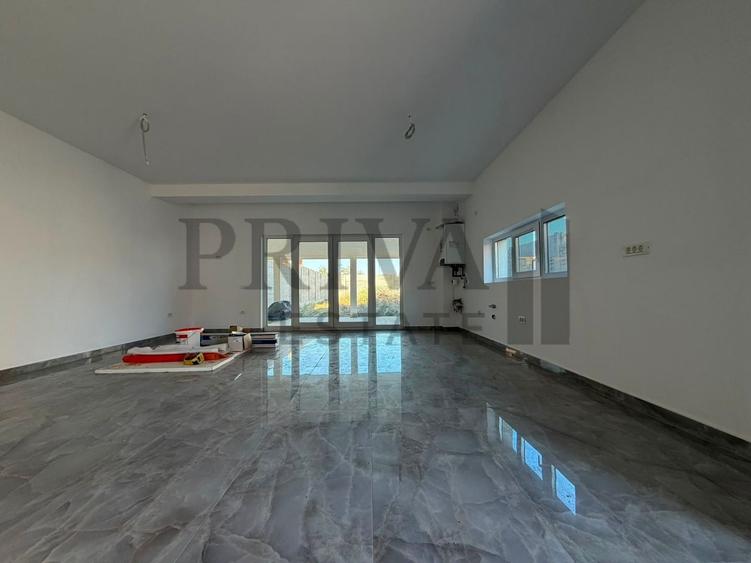 Duplex cu 4 camere cu Canalizare în Giarmata