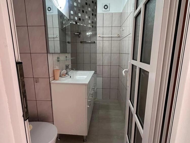 Apartament cu 4 camere decomandat în Decebal