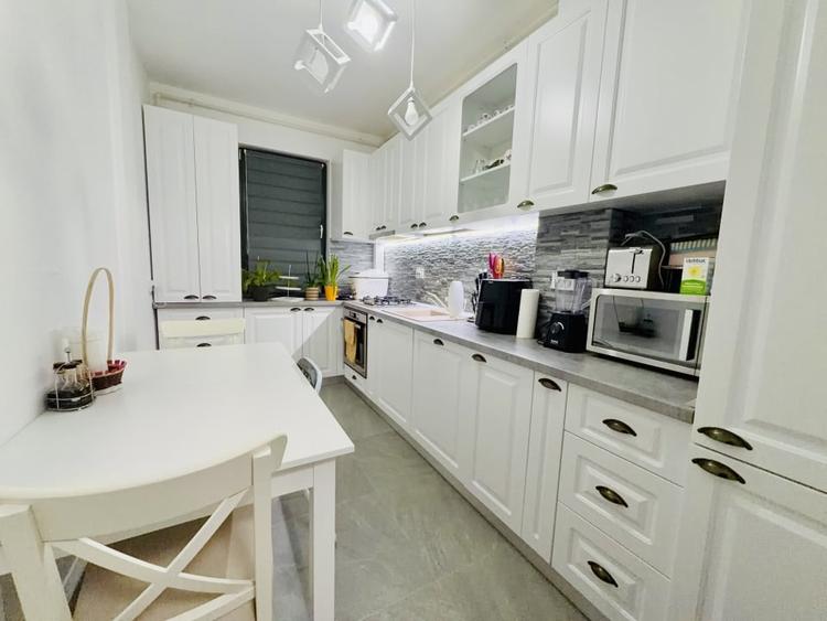 Apartament cu 2 camere decomandat în Păcii