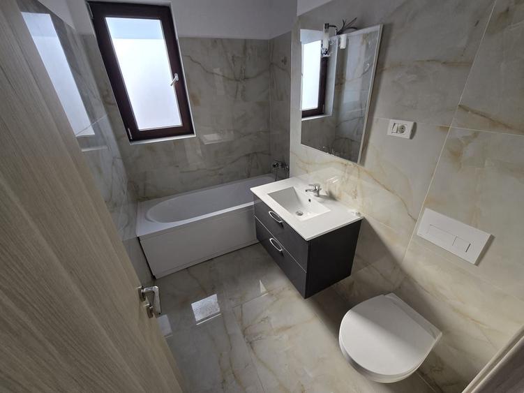 Apartament cu 2 camere decomandat în Girocului
