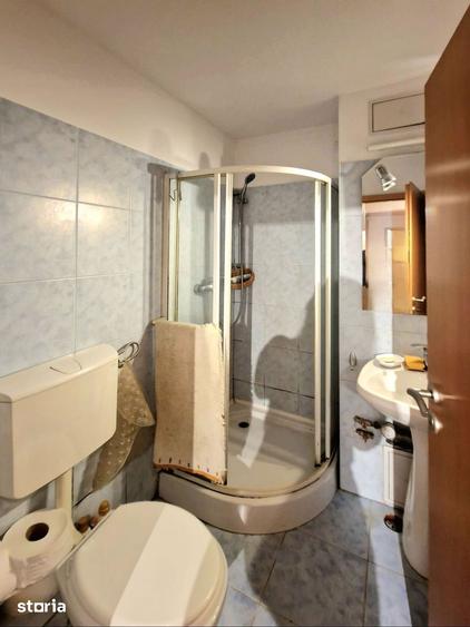 Apartament cu 4 camere decomandat în Steaua