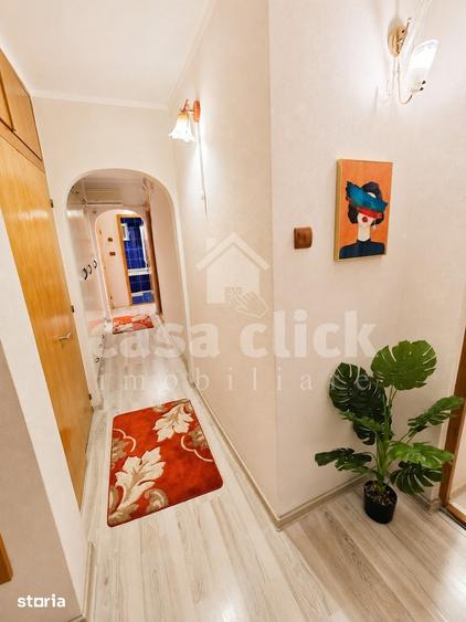 Apartament cu 3 camere decomandat în Piața Centrală