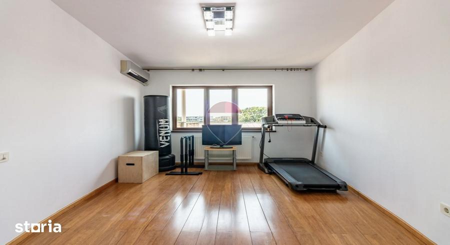 Apartament cu 4 camere în Centrul Civic