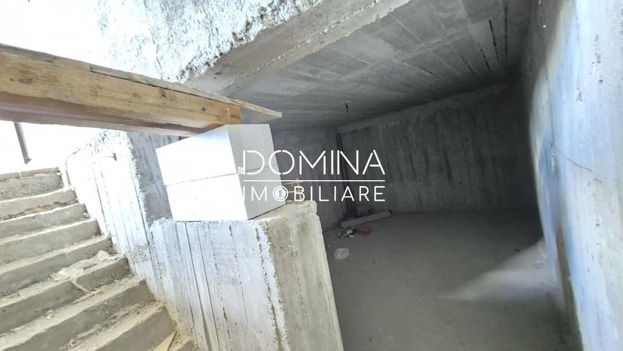 Casă individuală cu 5 camere cu Teren 4334 Mp în Runcu