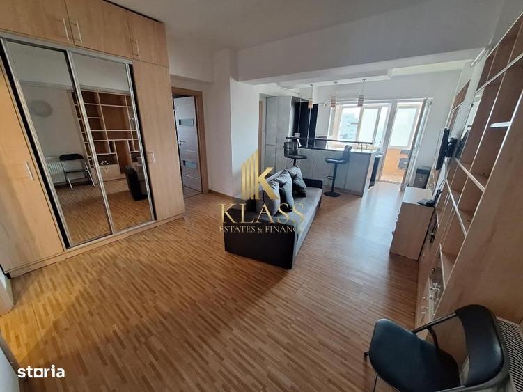 Apartament cu 3 camere semidecomandat în Berceni