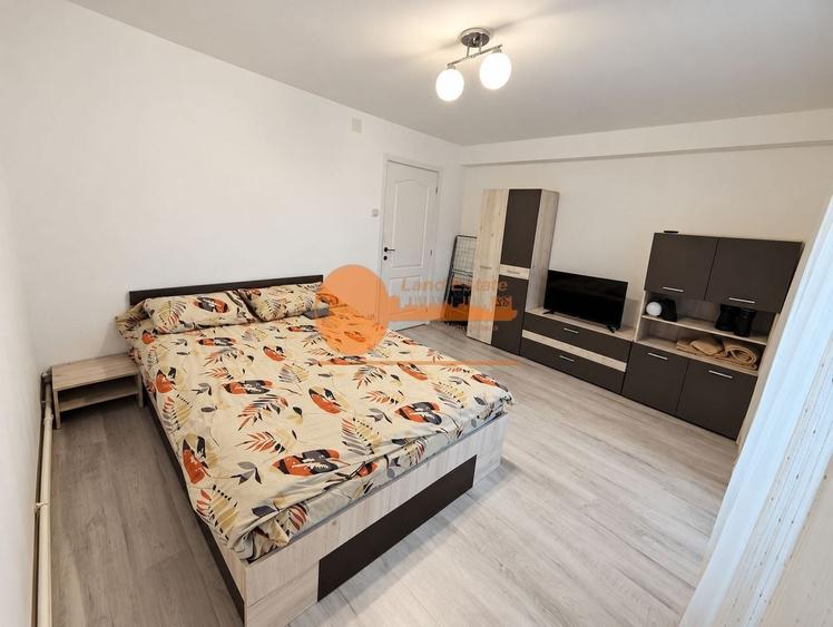 Apartament cu 3 camere decomandat, mobilat în Păcii