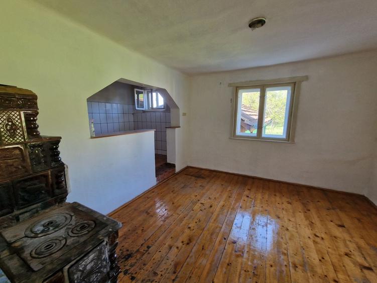 Casă cu 3 camere în Bălnaca
