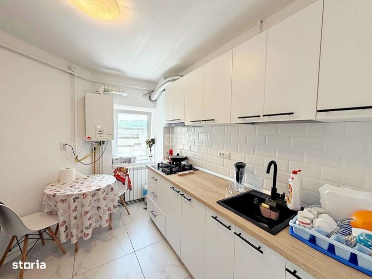 Apartament cu 3 camere decomandat în Alexandru cel Bun