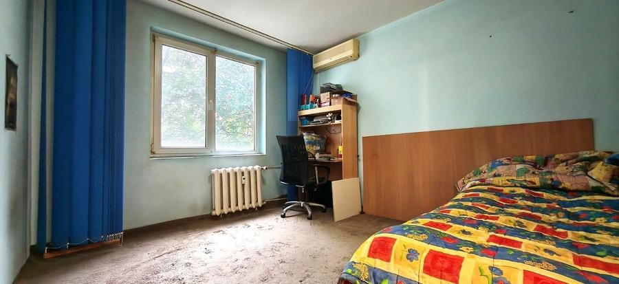 Apartament cu 4 camere semidecomandat în Gorjului