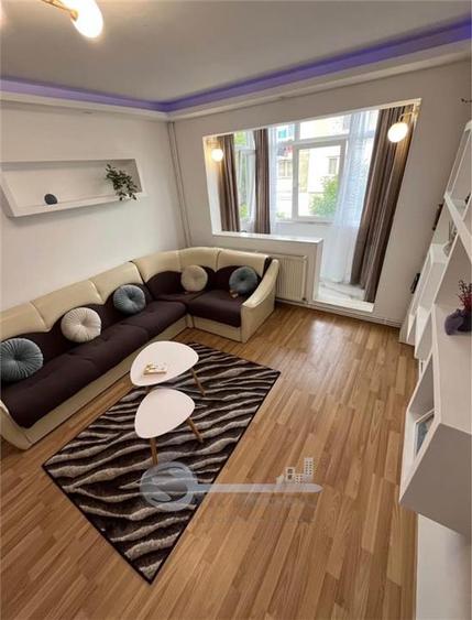 Apartament cu 2 camere semidecomandat, mobilat în Podu Roș