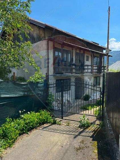 Casă cu Teren 200 Mp în Poiana