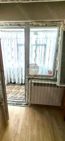 Apartament cu 3 camere semidecomandat, mobilat în Năvodari
