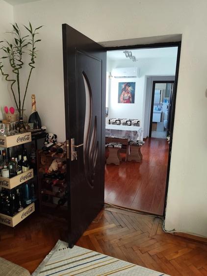 Apartament cu 3 camere decomandat în 9 Mai