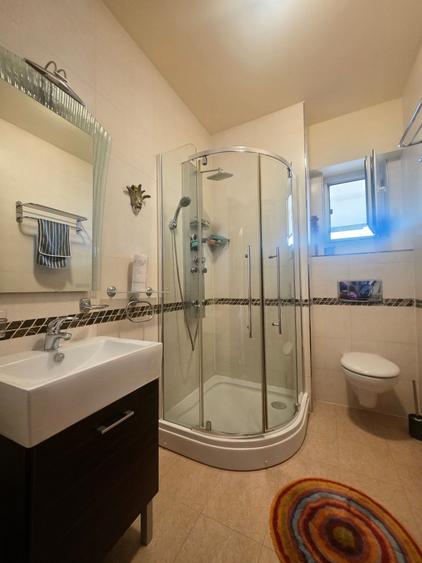 Apartament cu 3 camere semidecomandat în Calea Plevnei