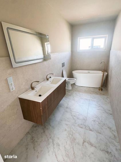 Casă cu 5 camere cu Teren 432 Mp în Central