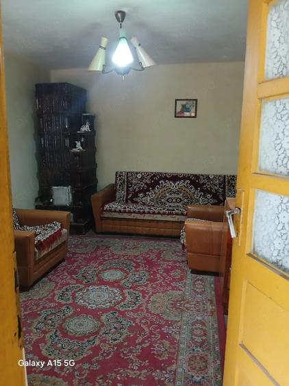 Casă cu 3 camere cu Teren 1400 Mp în Central