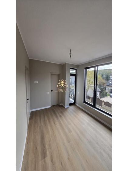 Casă cu 4 camere cu Teren 500 Mp în Bucium
