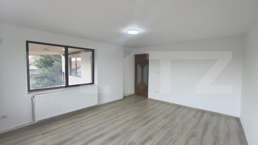 Casă individuală cu 6 camere cu Canalizare în Holboca