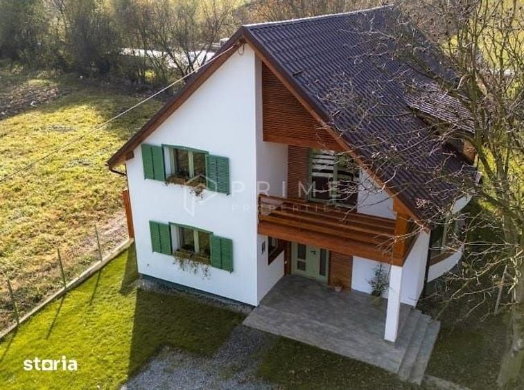 Casă cu 4 camere cu Teren 1050 Mp în Păsăreni