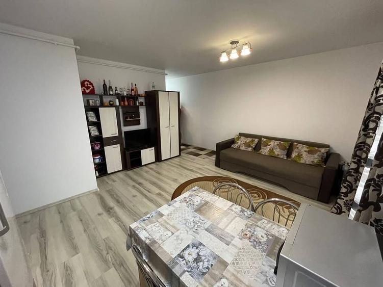 Apartament cu 2 camere semidecomandat în Lotrioara
