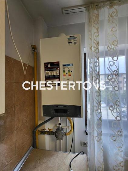 Apartament cu 3 camere decomandat, mobilat în Central
