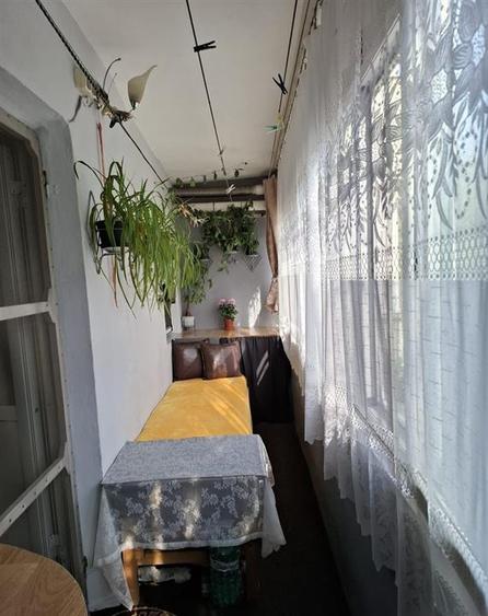 Apartament cu 3 camere decomandat, mobilat în Mircea cel Bătrân