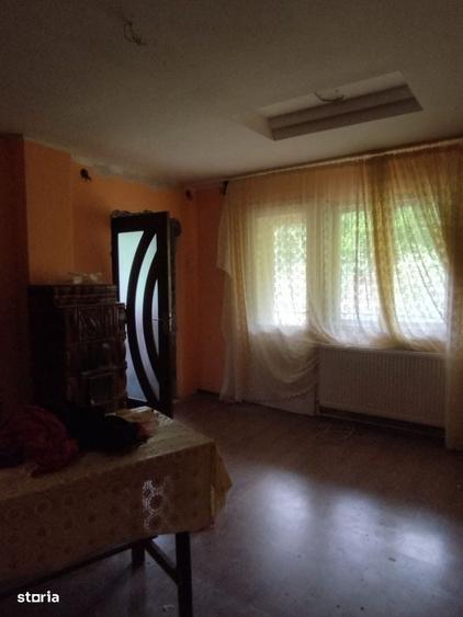 Casă cu 3 camere în Valea Roșie