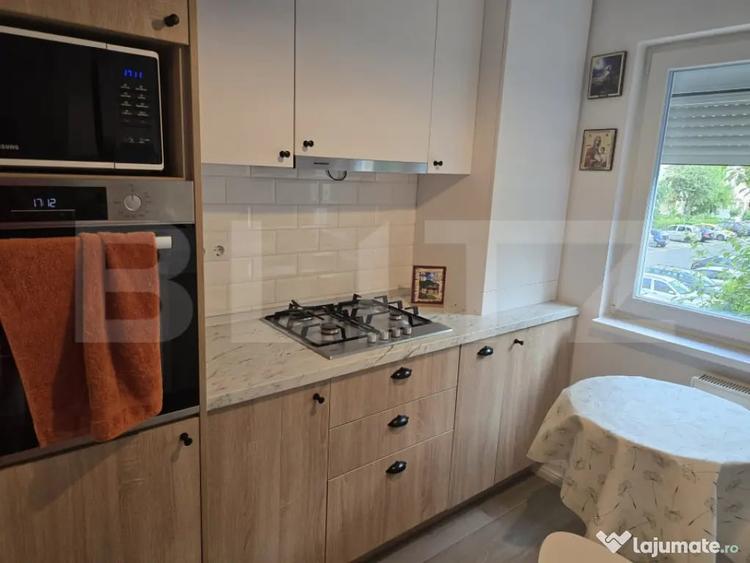 Apartament cu 3 camere decomandat în Micro 16