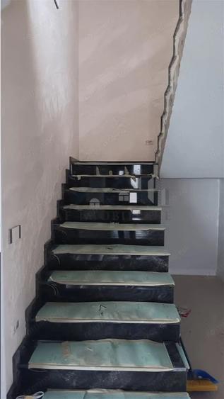 Casă cu Teren 750 Mp în Aroneanu