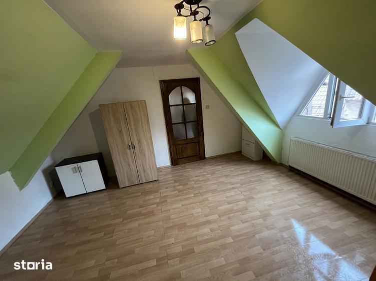 Casă cu 6 camere cu Teren 270 Mp în Central