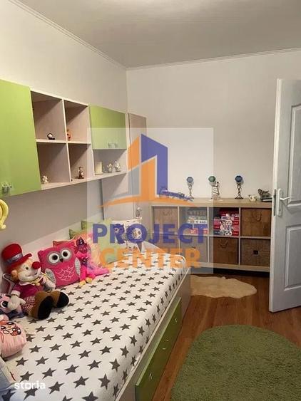 Apartament cu 3 camere semidecomandat, mobilat în Mărășești