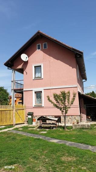 Casă cu 4 camere cu Teren 1395 Mp în Sântuhalm