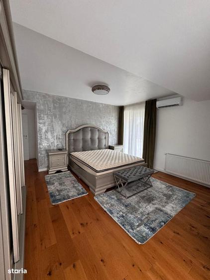 Apartament cu 4 camere, mobilat în Central